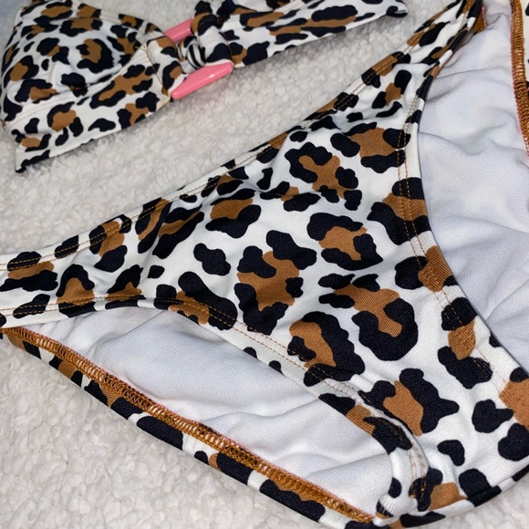 Cheetah bikini - Picture 2 of 4